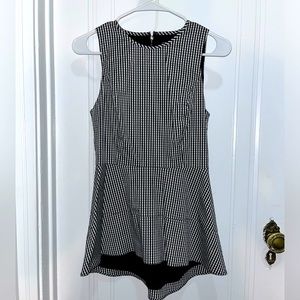 White House Black Market - Sleeveless shirt with fitted wait and structure